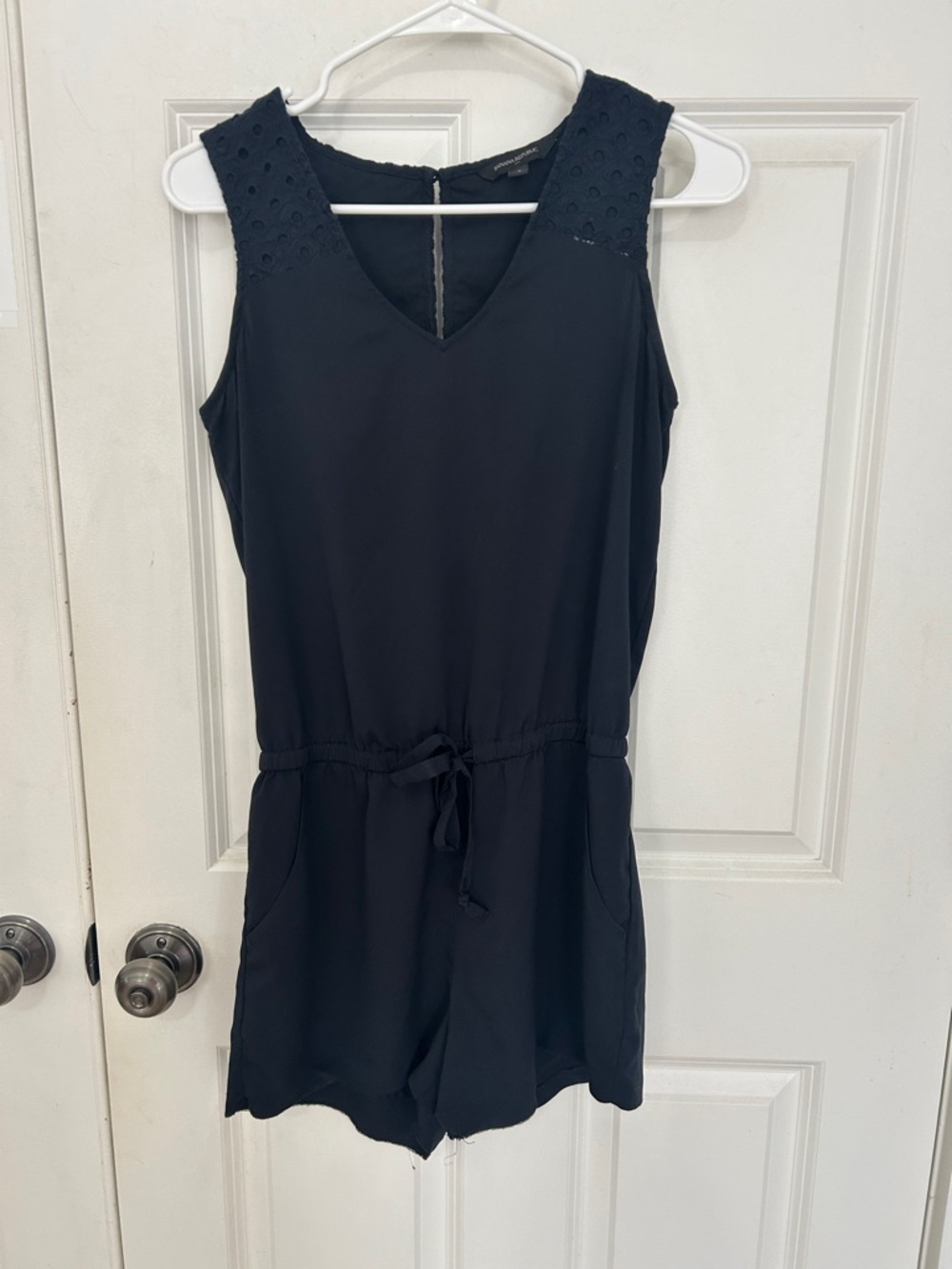 Banana Republic Women's shorts, romper size 2 black